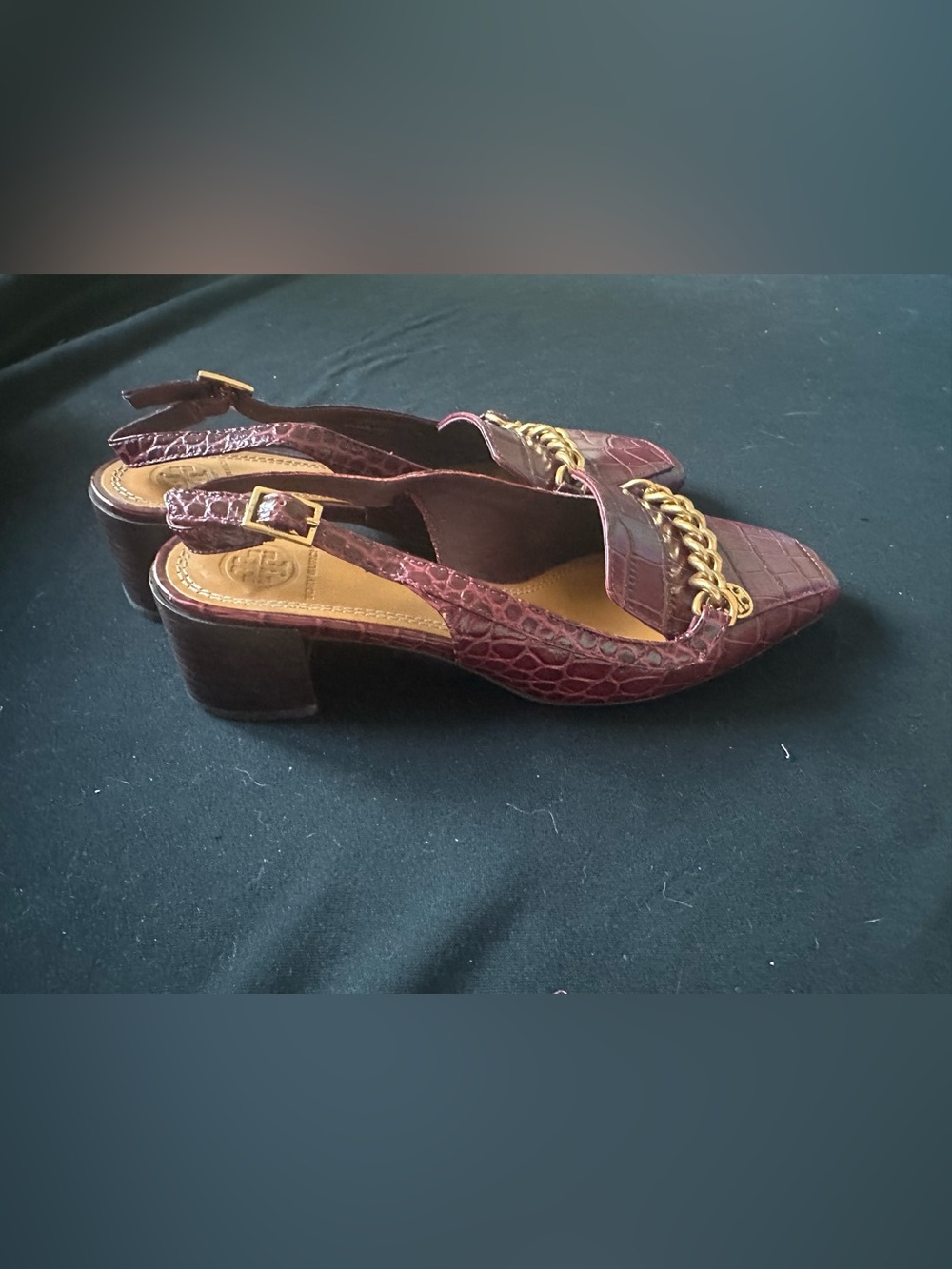 Tory Burch Benton charm Burgundy Croc-Embossed Slingback Loafers With Gold Chain - Picture 12 of 16